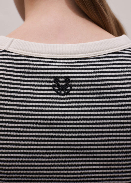 Black Swan Slim Tee
