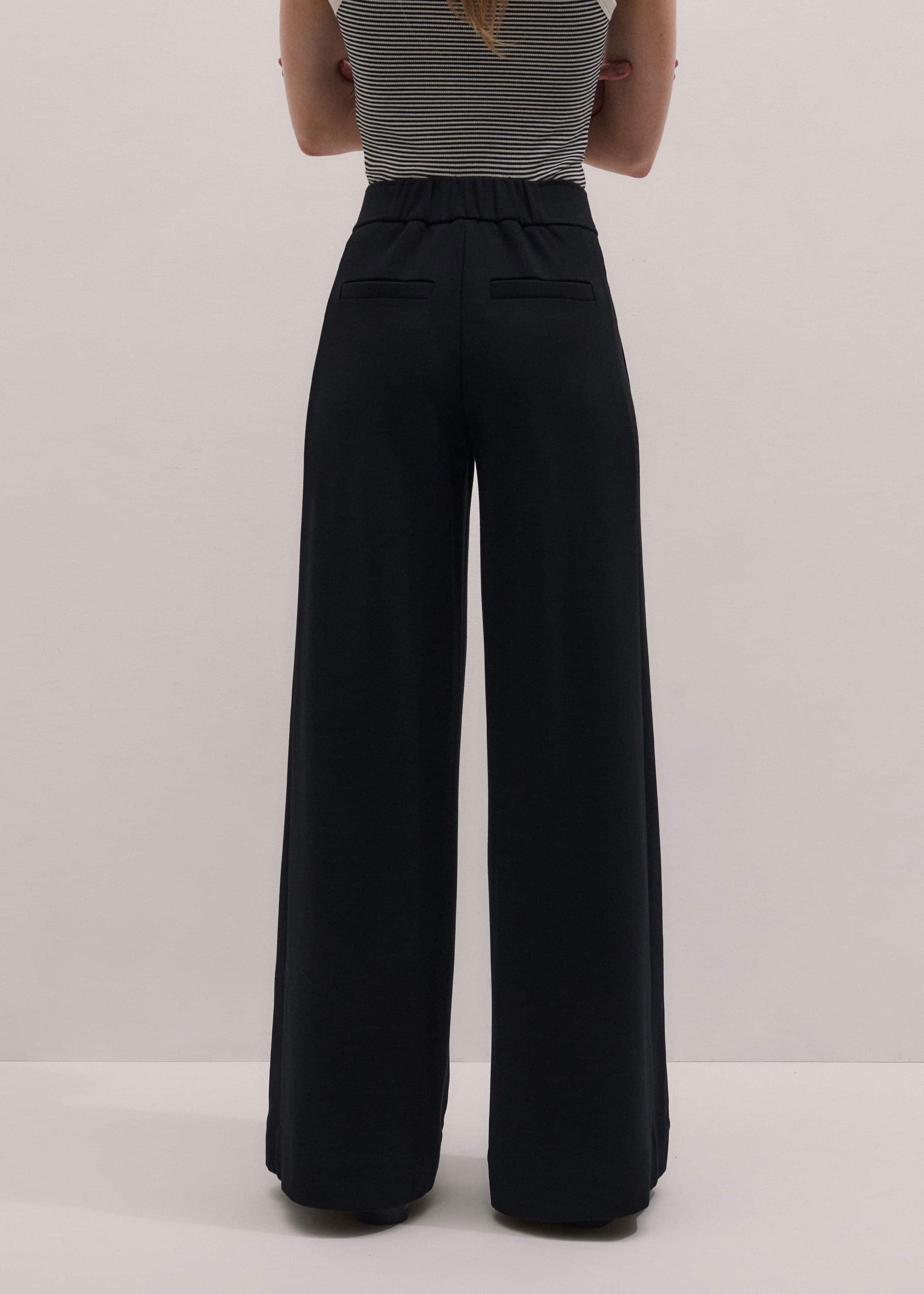 Black Luxe Travel Tailoring Wide-Leg Pant