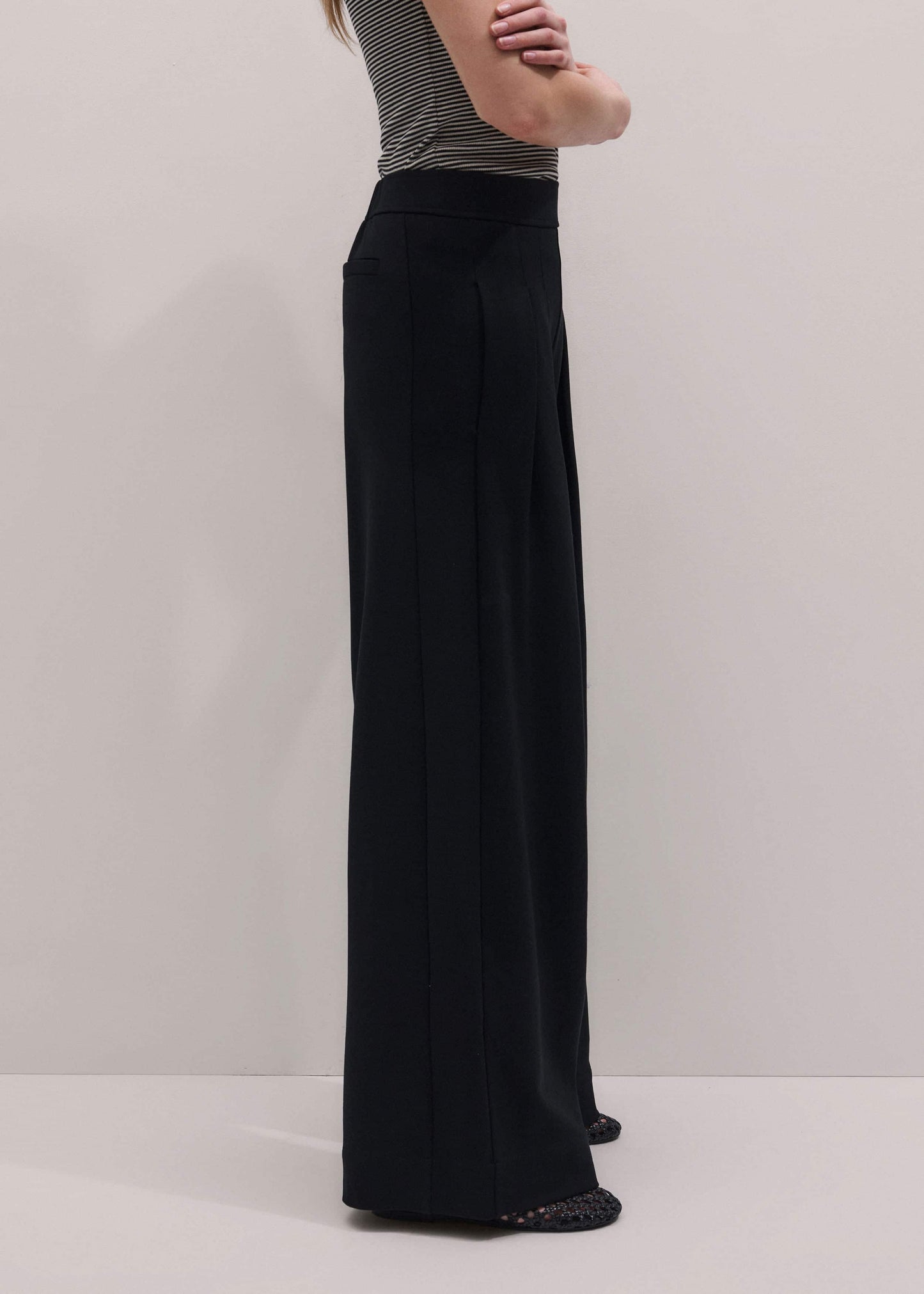 Black Luxe Travel Tailoring Wide-Leg Pant