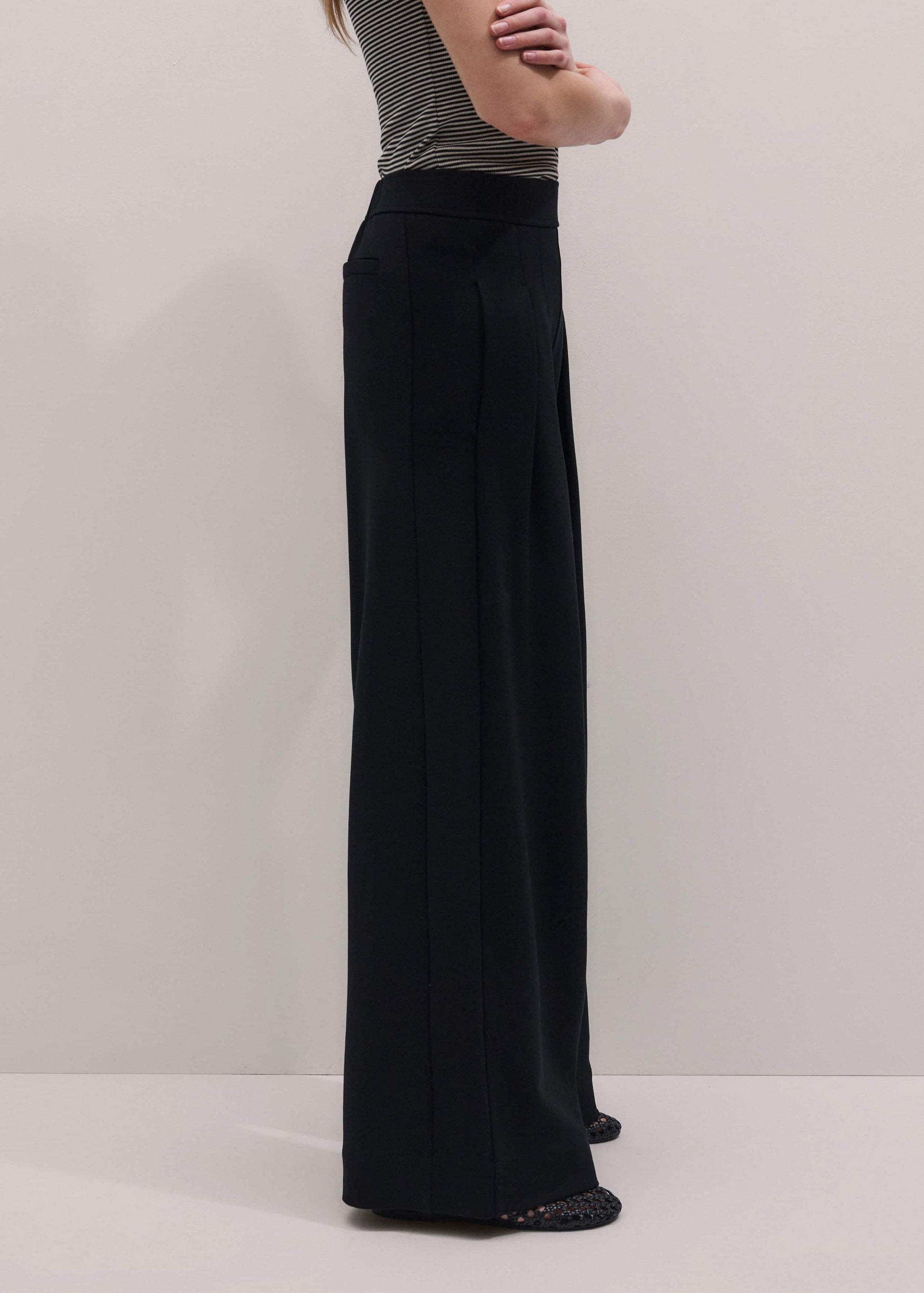 Black Luxe Travel Tailoring Wide-Leg Pant
