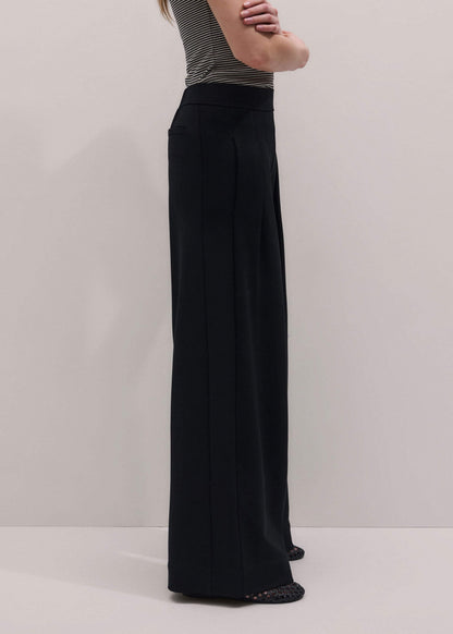 Black Luxe Travel Tailoring Wide-Leg Pant