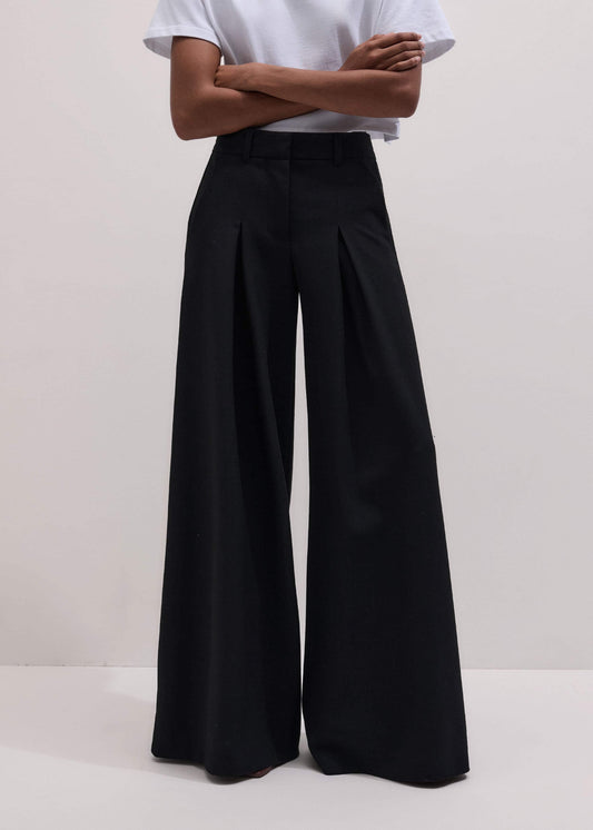 Black Very Wide-Leg Pant