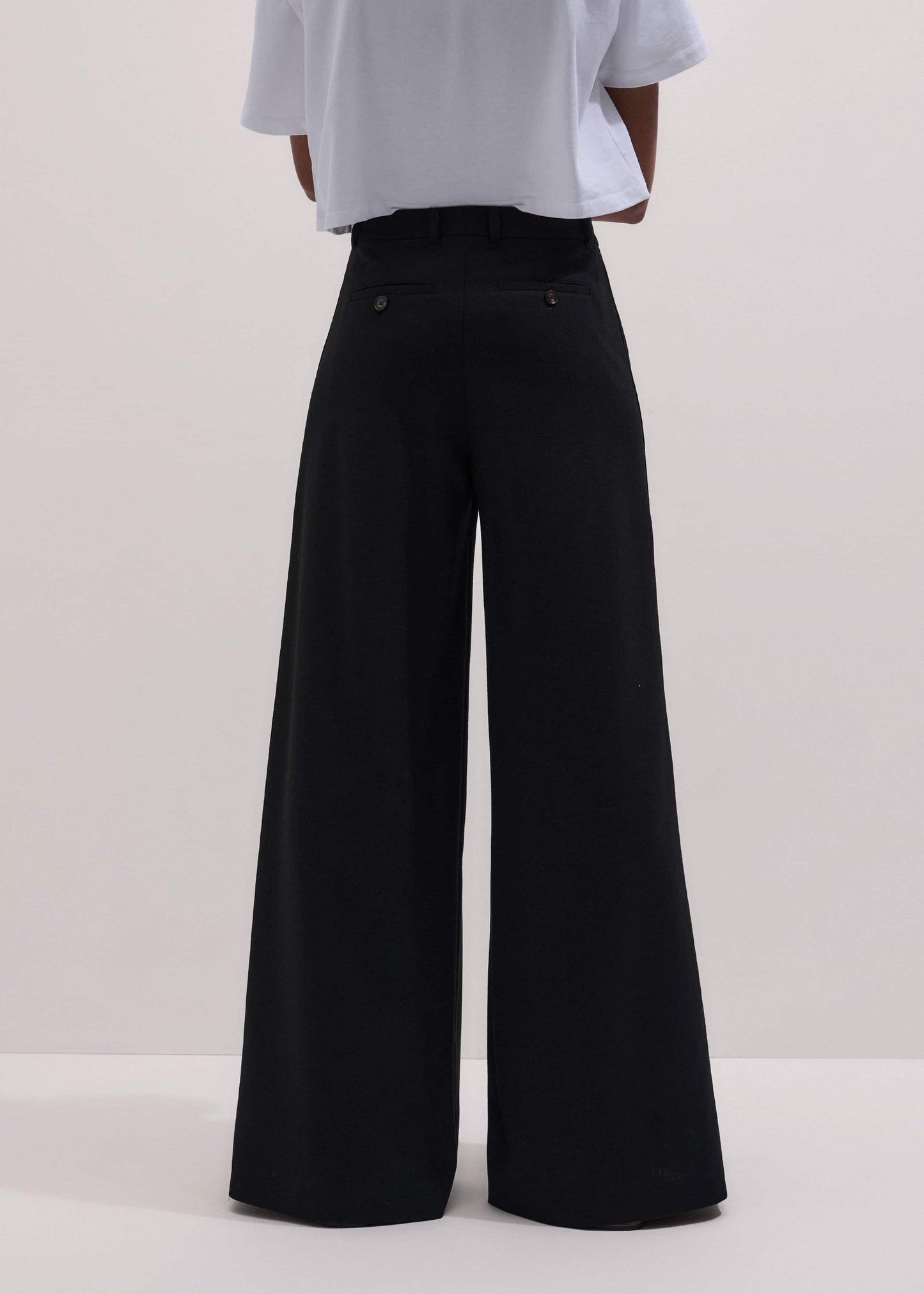 Black Very Wide-Leg Pant