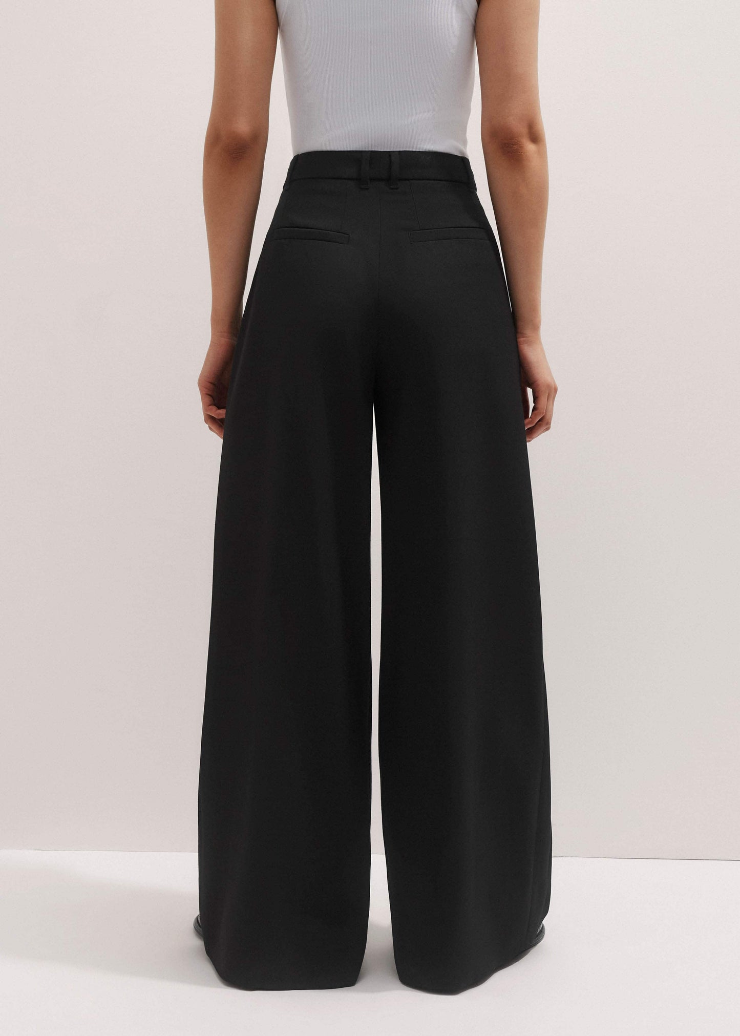 Black Wide-Leg Pleat Pant