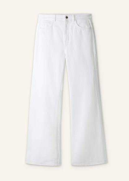 White Leg Elongator Jean