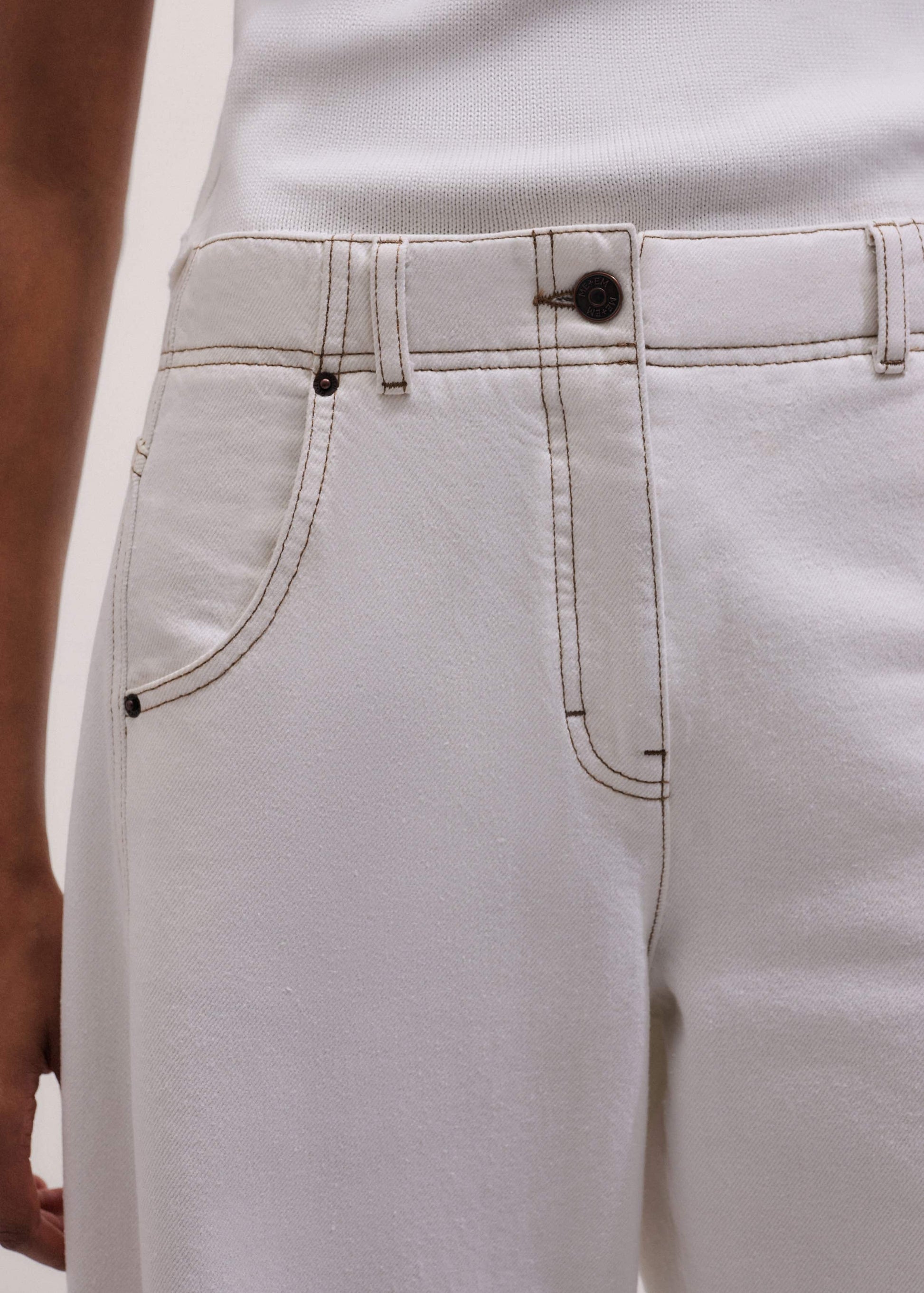 White Relaxed Engineered Jean