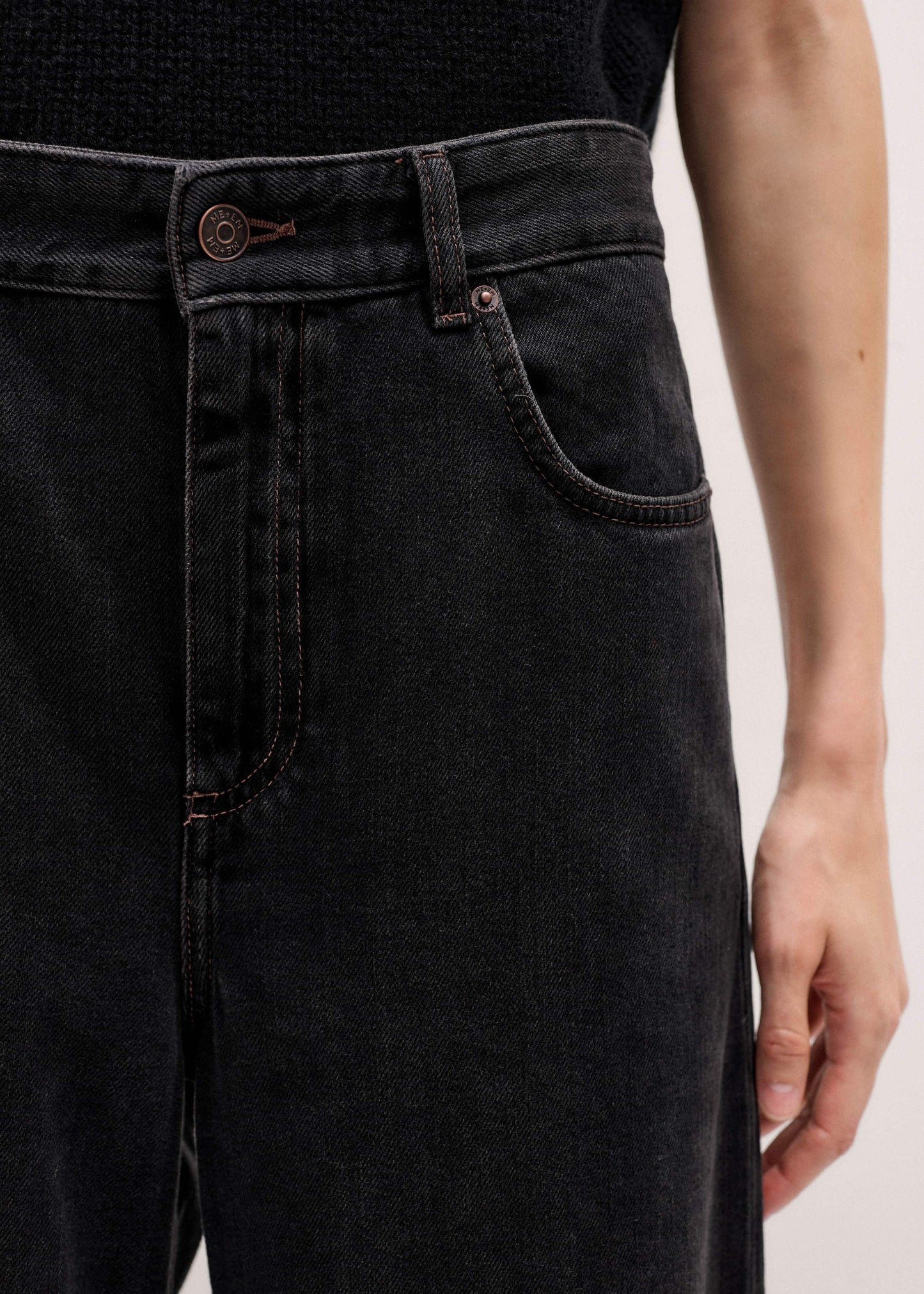 Black Every-Wear Baggy Jean