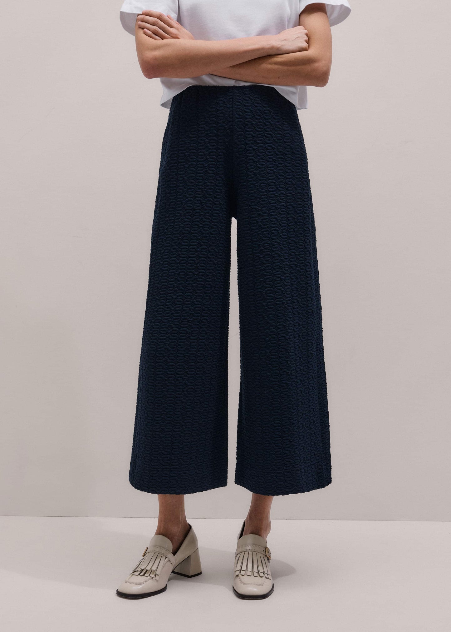 Navy Curling Cross Jacquard Cropped Pant