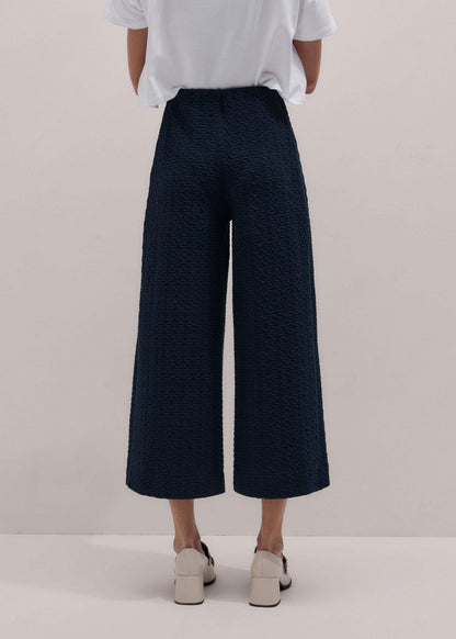 Navy Curling Cross Jacquard Cropped Pant