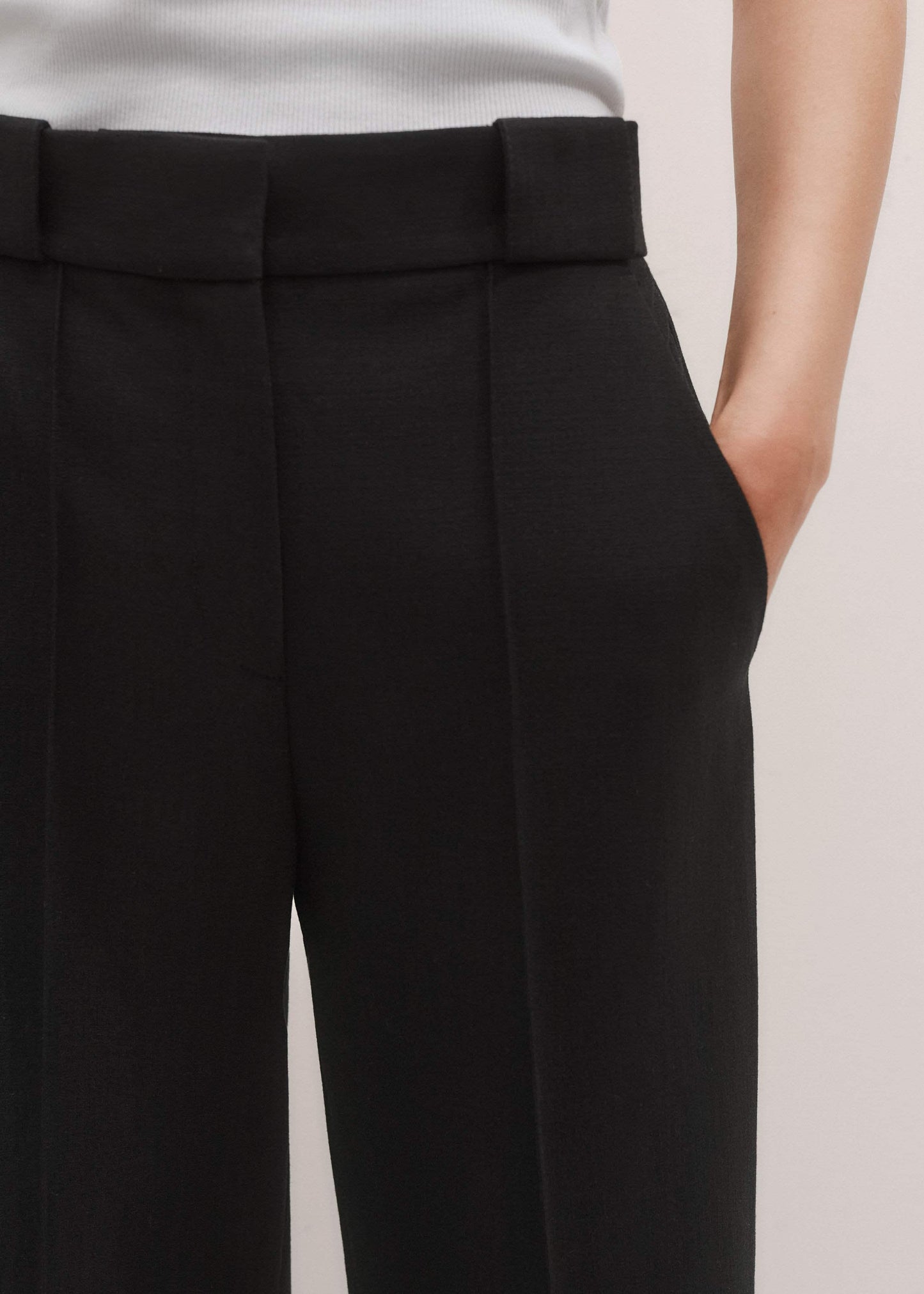 Black Straight Crop Pant