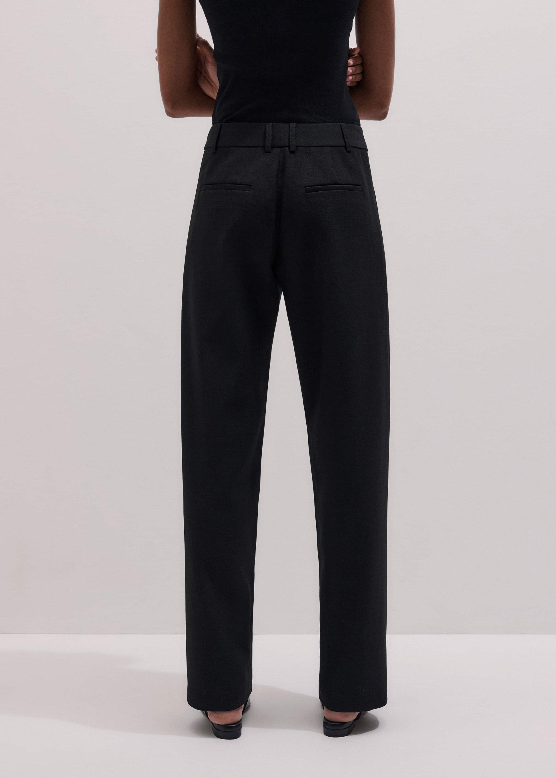 Black Clever Tapered Pant