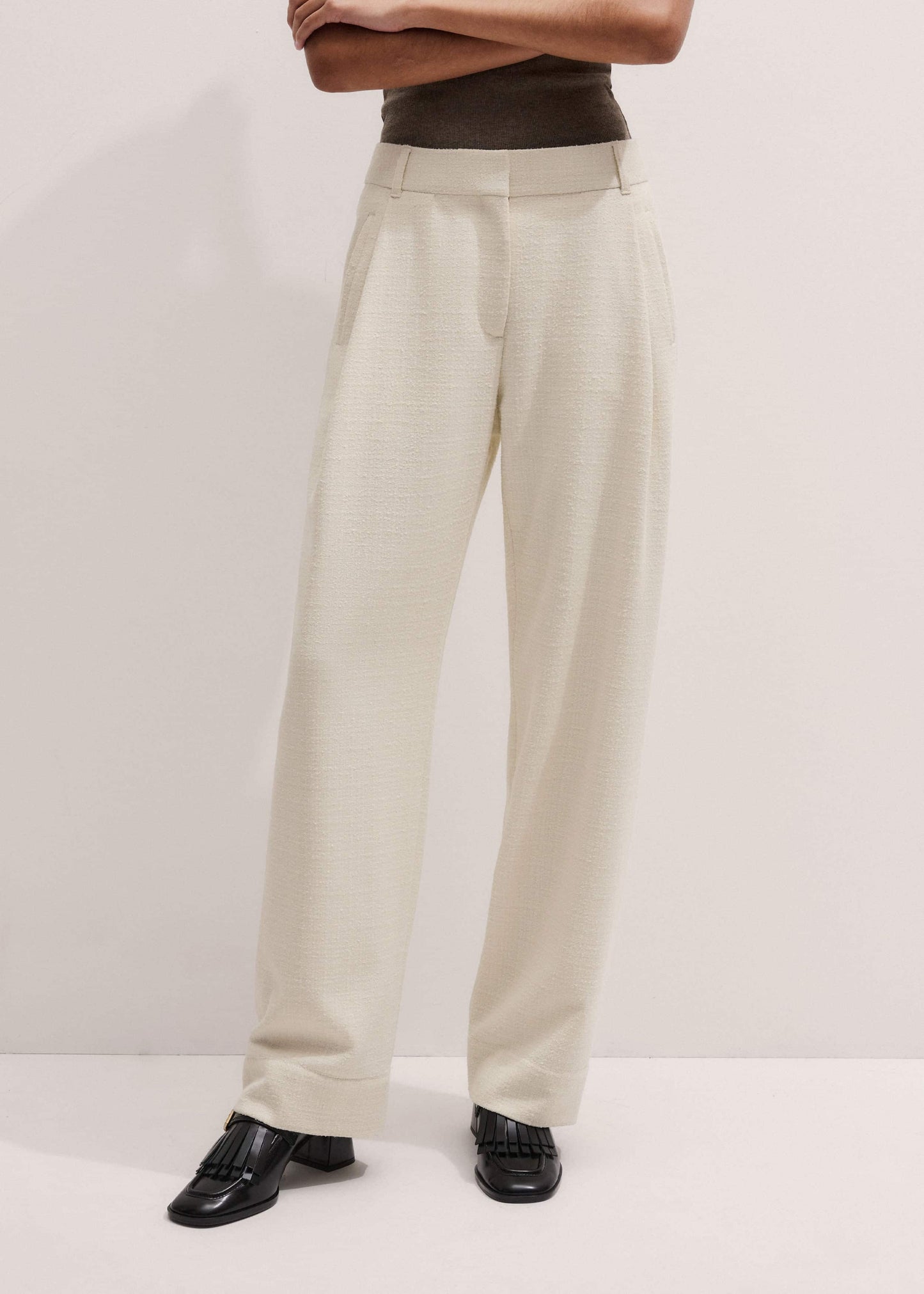 Ivory Clever Tapered Pant