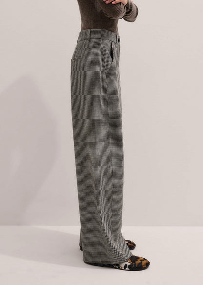 Ivory Houndstooth Extreme Tapered Pant