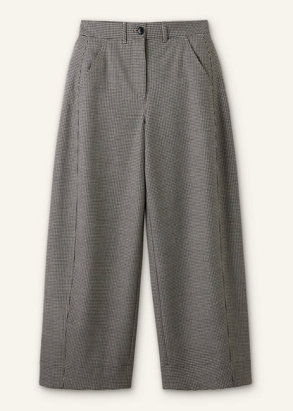 Ivory Houndstooth Extreme Tapered Pant
