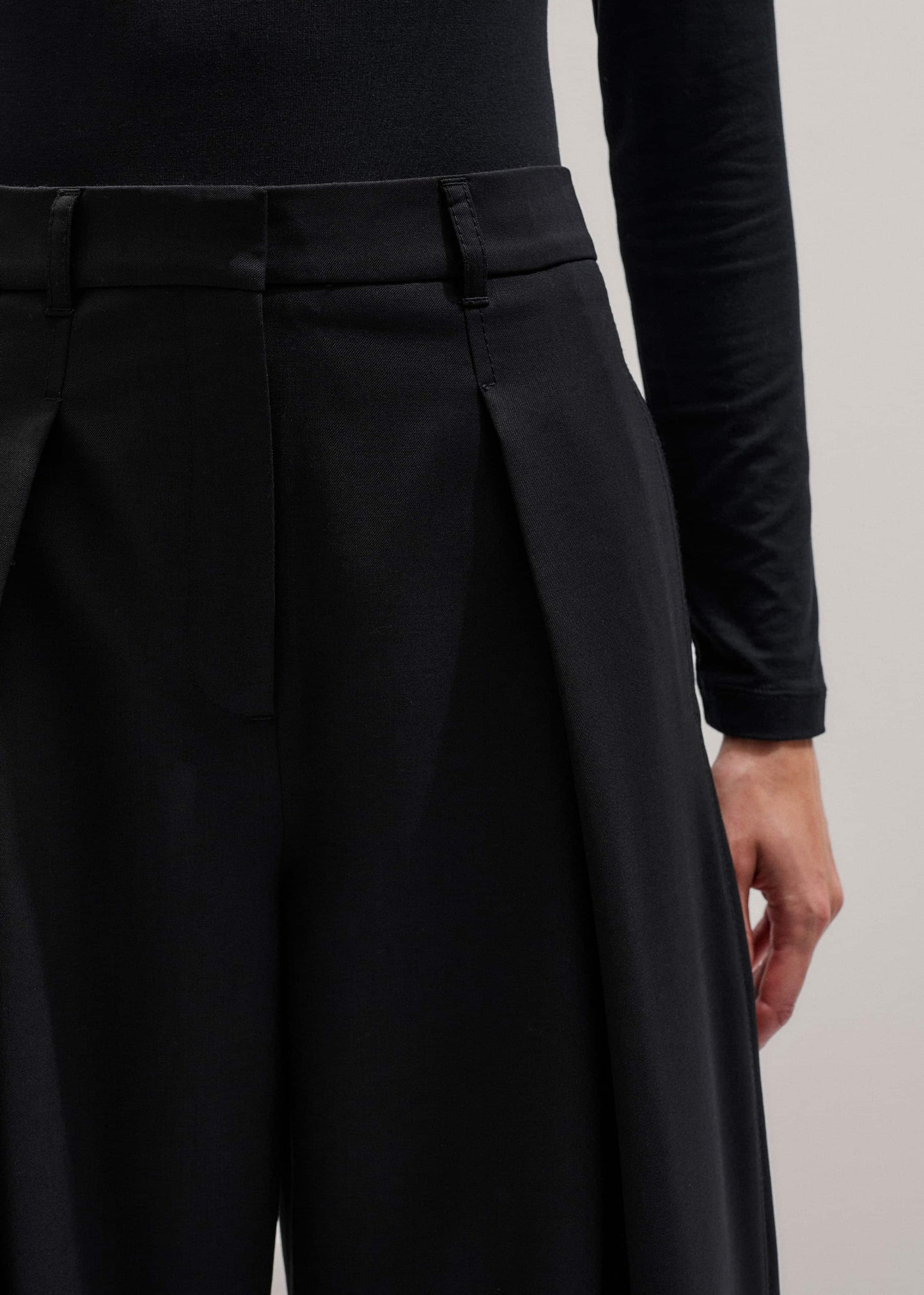 Black Wool Exaggerated Tapered Pleat Pant