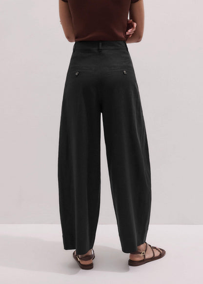 Black Extreme Taper Pant