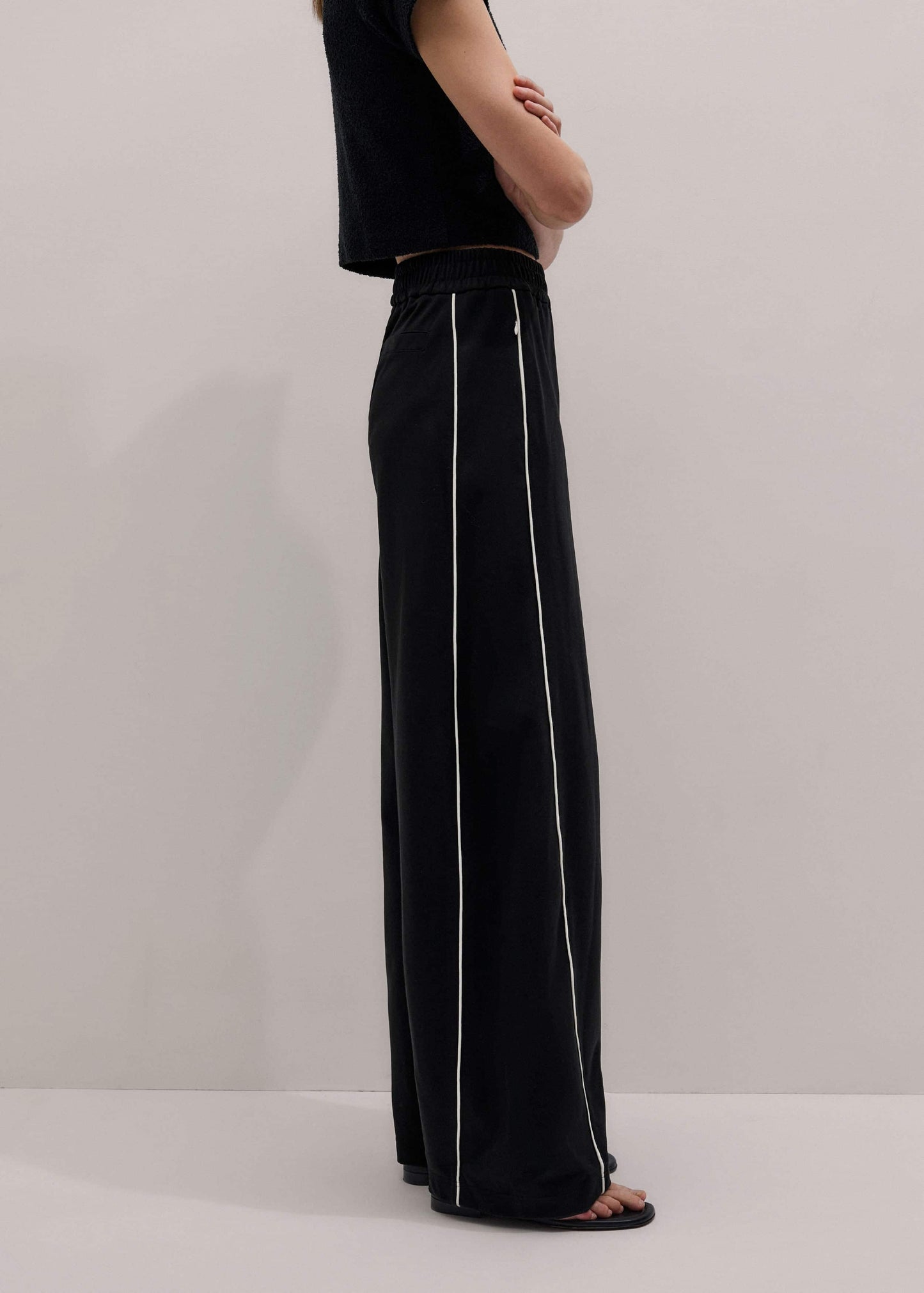 Black Wide Barrel Track Pant