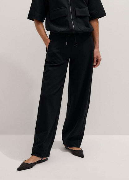 Black Luxe Travel Tailoring Barrel-Leg Pant