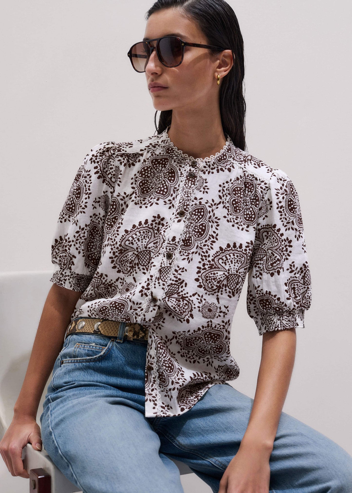White Cheesecloth In-Full-Bloom Print Straight Blouse