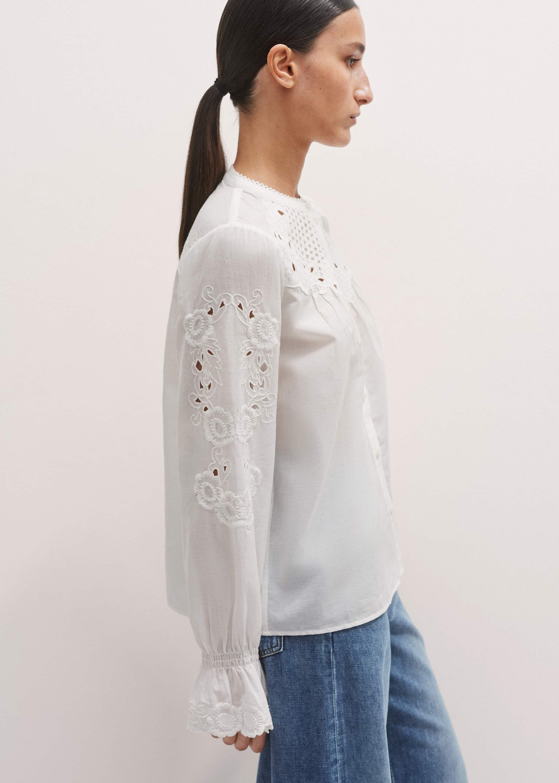 White Floral Embroidery Blouse