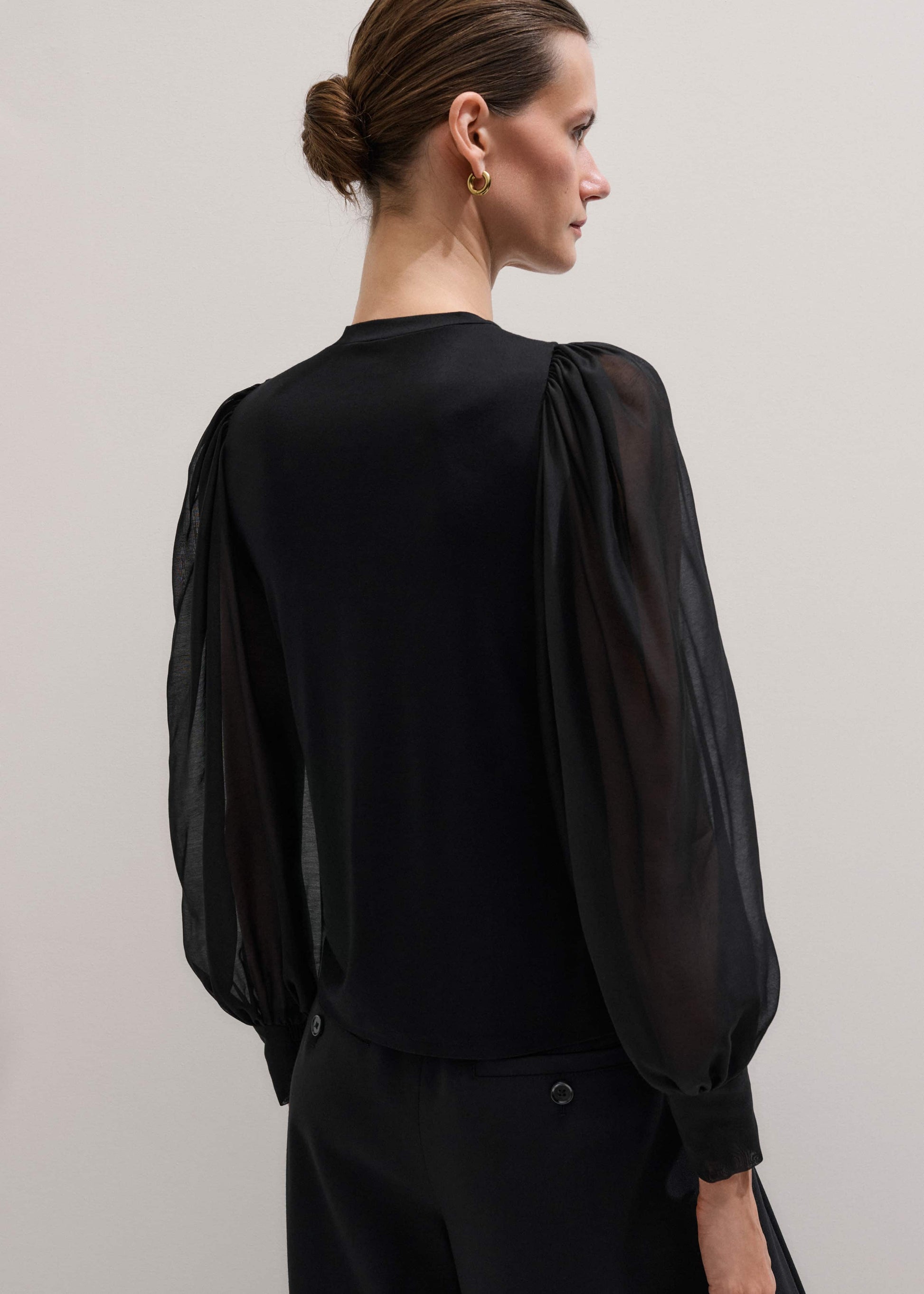 Black Balloon Sleeve Slim Layering Top