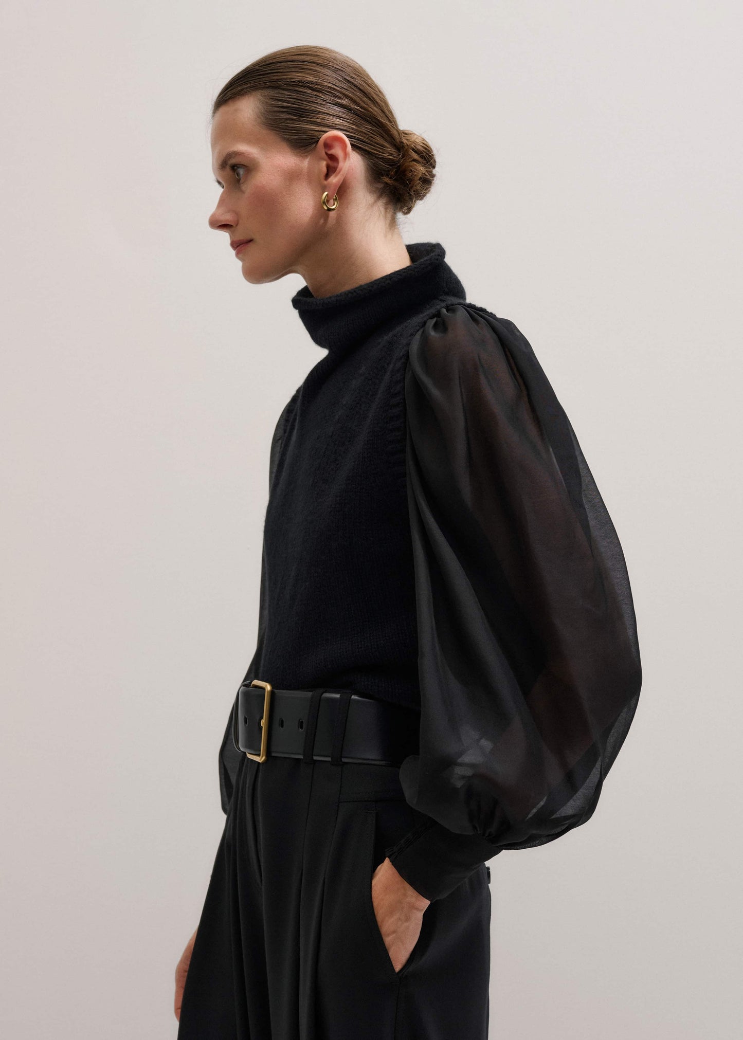 Black Balloon Sleeve Slim Layering Top