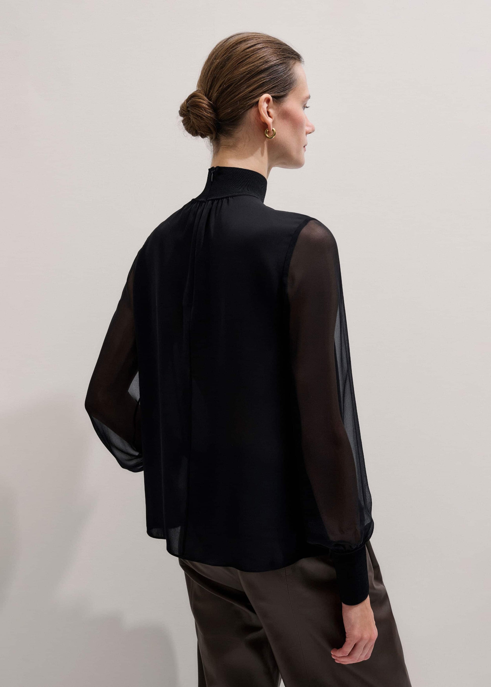 Black Silk Chic Rib Straight Blouse
