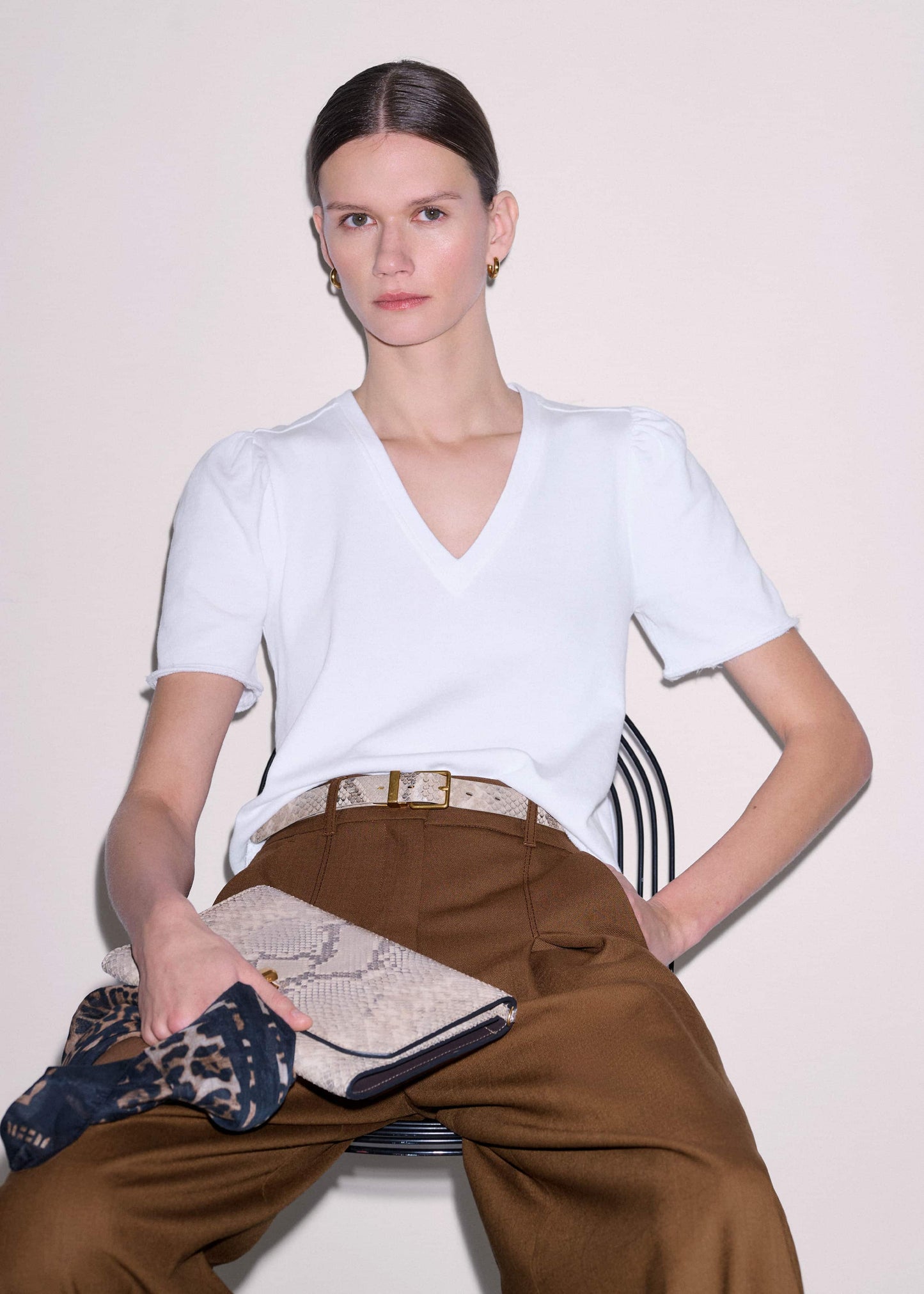 White Raw Edge V-Neck Swing Sweatshirt