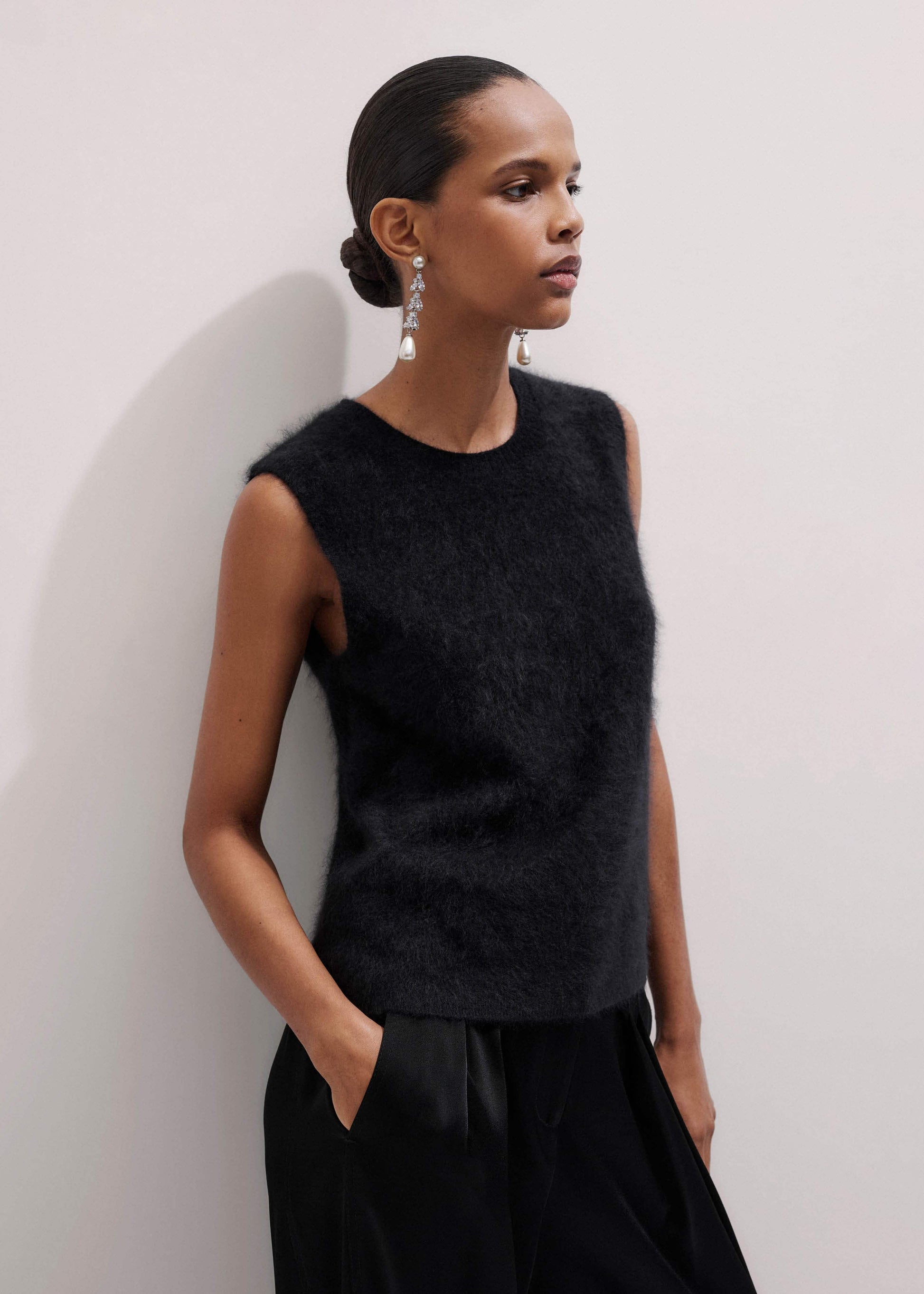 Black Brushed Cashmere Straight Sweater Vest