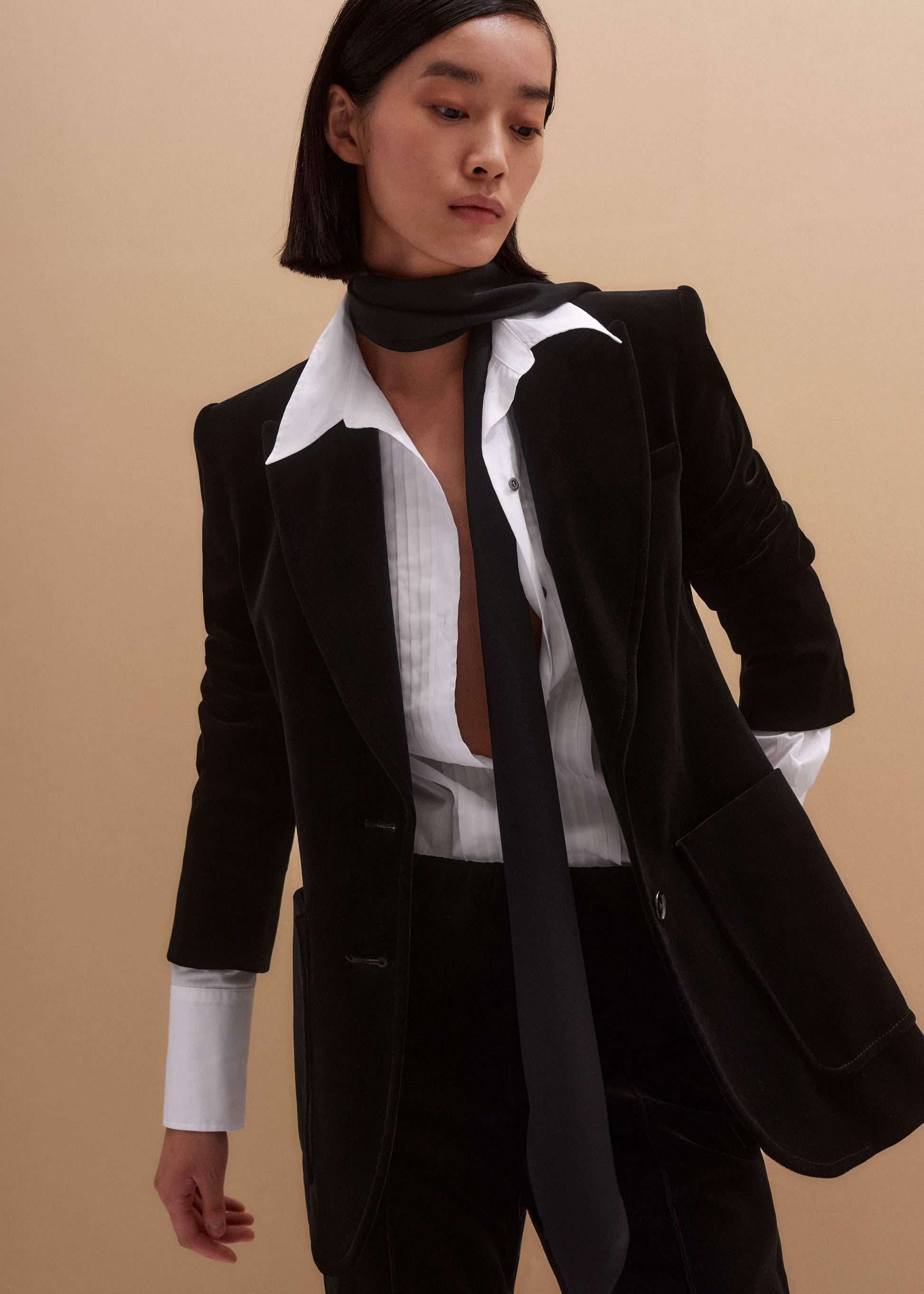 Black Stretch Velvet Sharp Shoulder Blazer