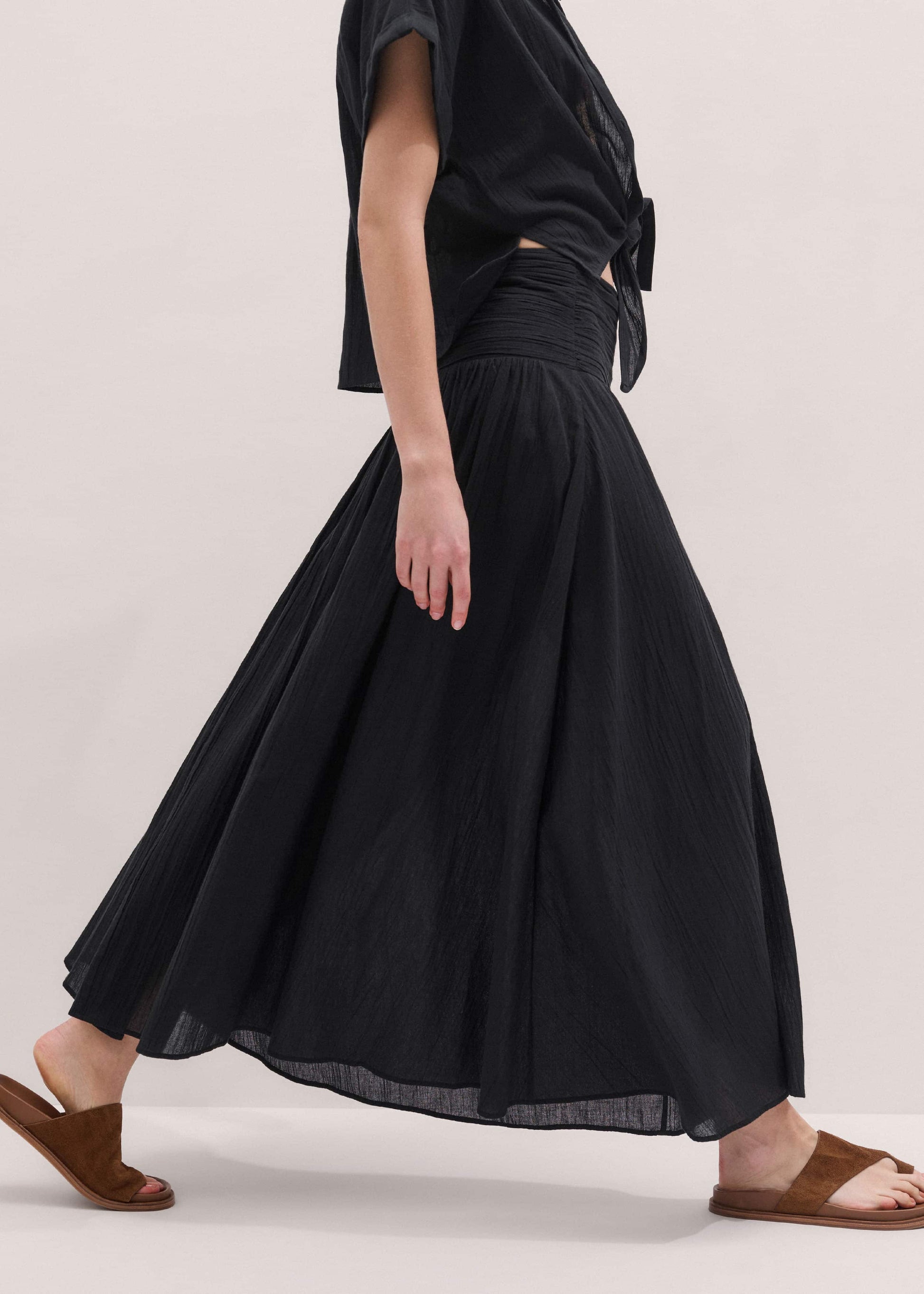 Black Relaxed Maxi Skirt