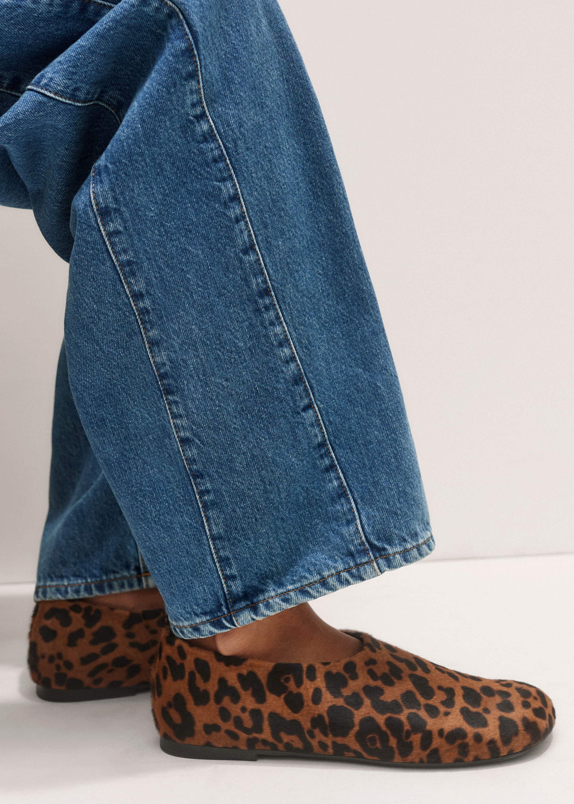 Dark Brown Leopard Print Asymmetric Slipper